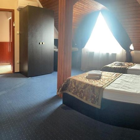 Karikas Hotel Hajdúszoboszló Esterno foto