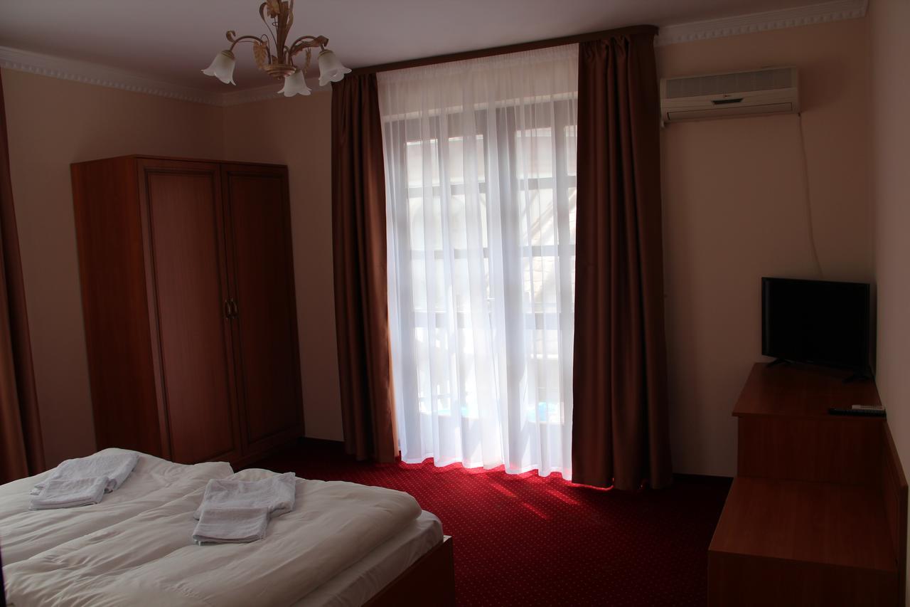 Karikas Hotel Hajdúszoboszló Esterno foto